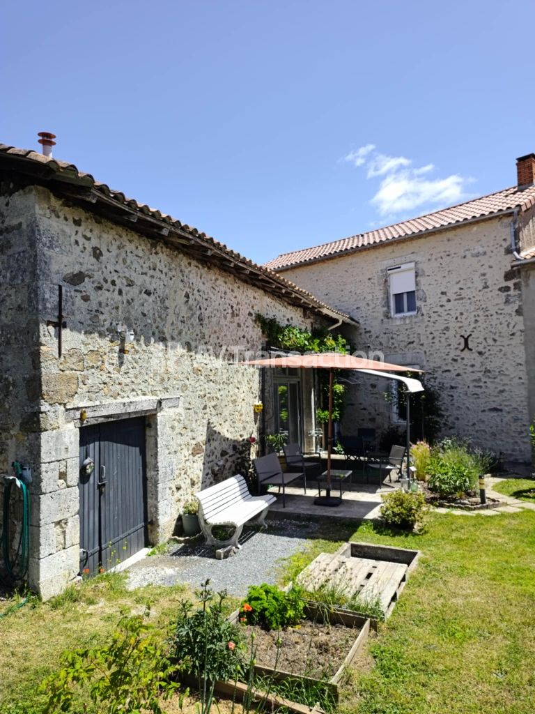 Maison charentaise rénovée 2023 · 145 m² · 4 chambres