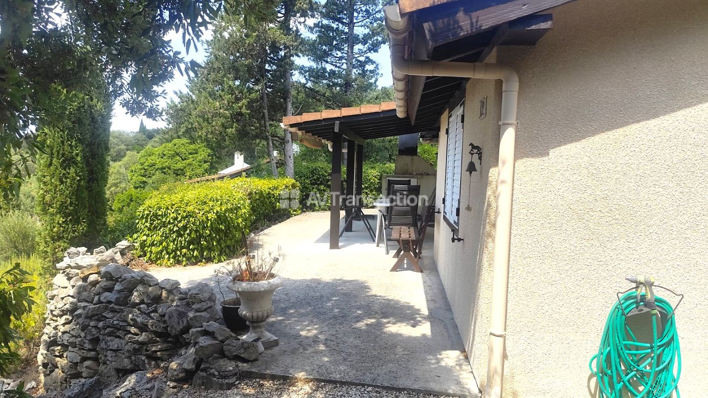 Maison individuelle, plain pied, vue panoramique, piscine