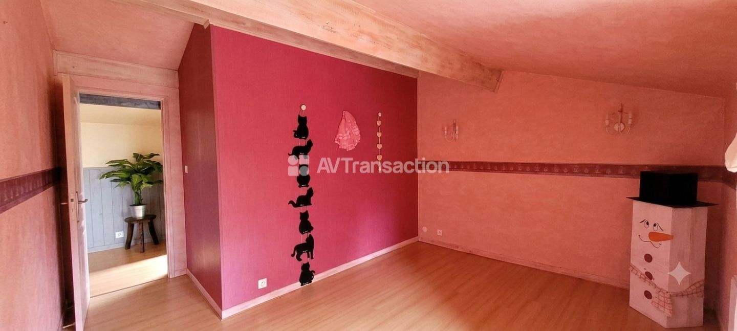 33180 ST SEURIN DE CADOURNE - MAISON EN PIERRES 243M² 6 CHAMBRES