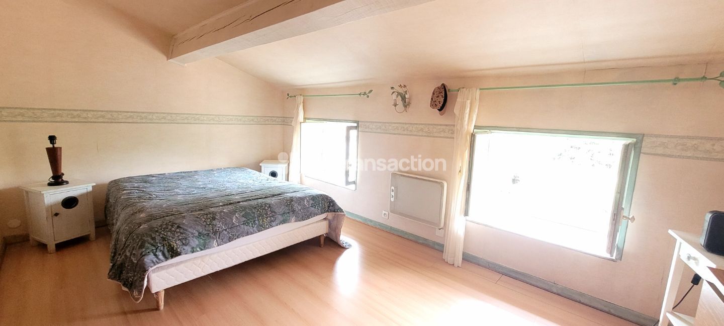 33180 ST SEURIN DE CADOURNE - MAISON EN PIERRES 243M² 6 CHAMBRES