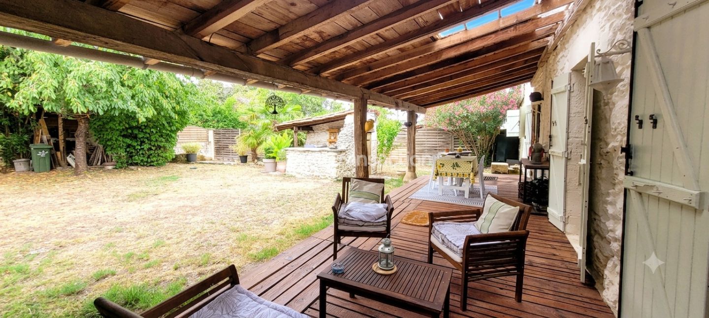 Maison à vendre  - 11 pièce(s) - 243m2 - Saint-seurin-de-cadourne (33180)