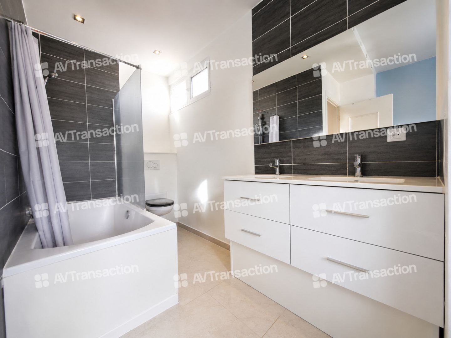 T5 de 97 m² – 3 chambres, suite parentale, 2 balcons et cave