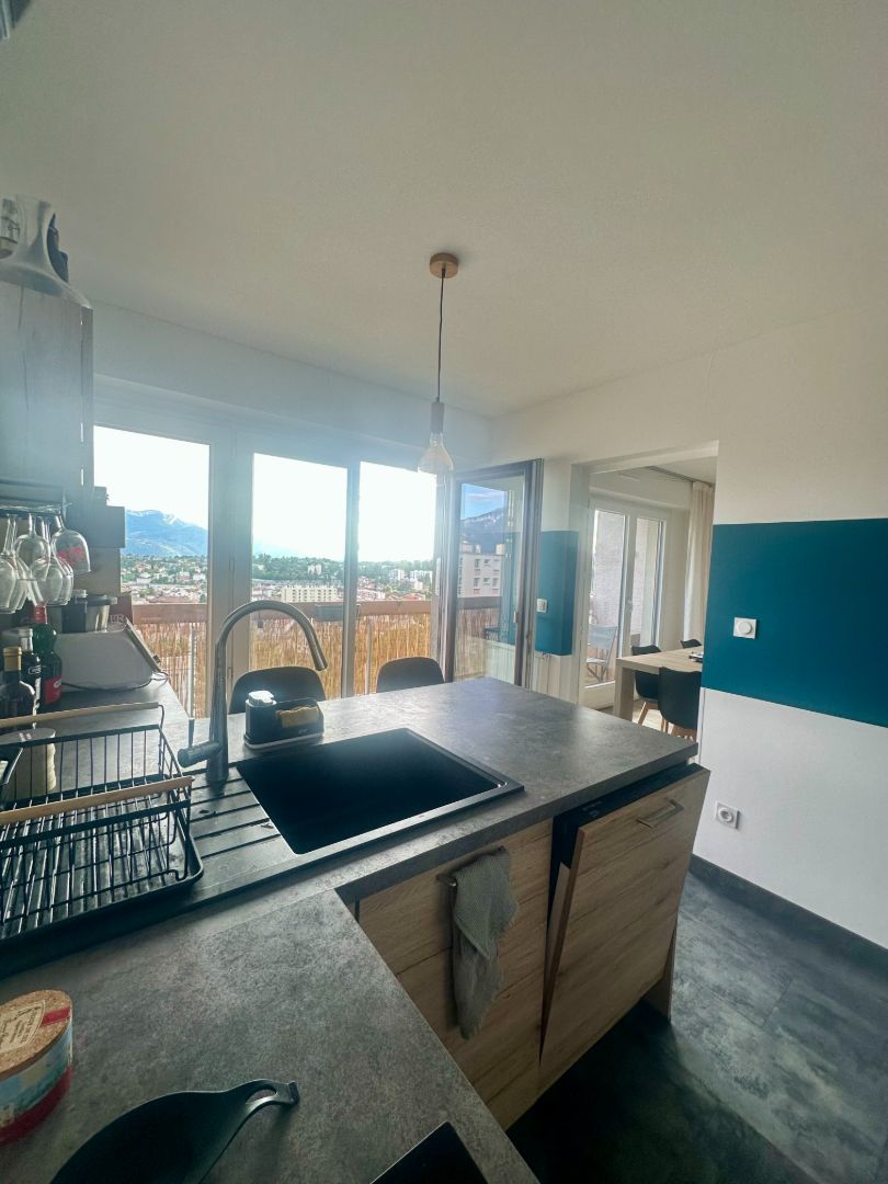 Appartement rénové à vendre  - 3 pièce(s) - 72m2 - Voiron (38500)