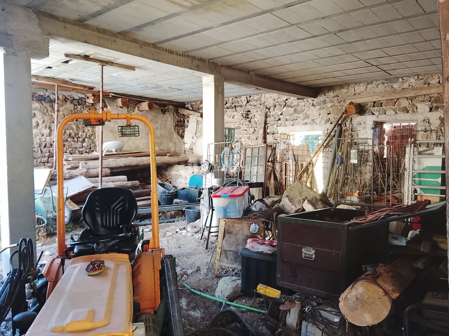 Maison à rénover à vendre  - 1 pièce(s) - 1m2 - La Théoule (43490)