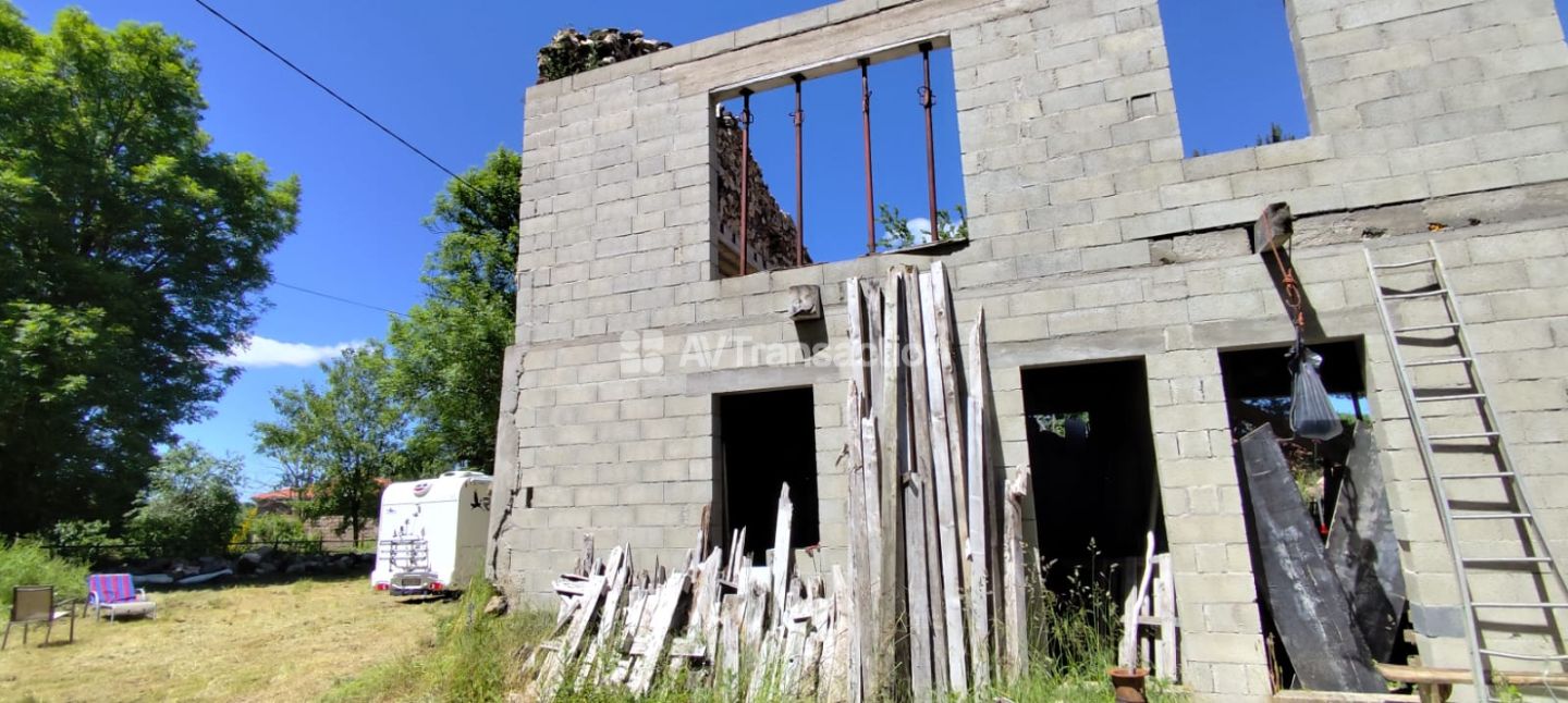 Pour les amoureux de rénovation, 440m2 potentiel, 1.9 hectares 