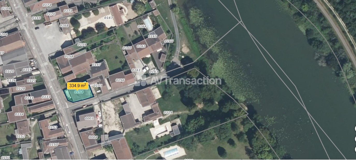A Mantoche, 180 m² habitables à 100 m de la Saône