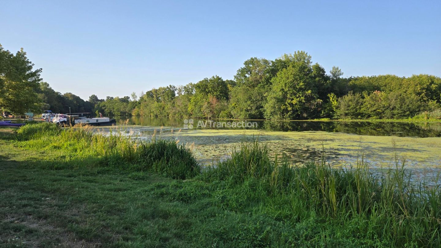 A Mantoche, 180 m² habitables à 100 m de la Saône