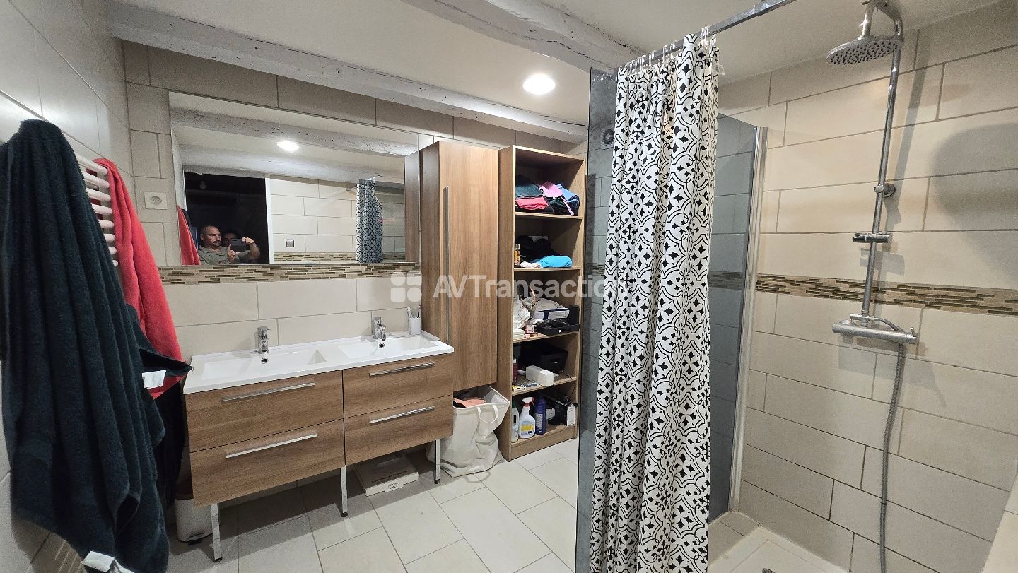 A Mantoche, 180 m² habitables à 100 m de la Saône