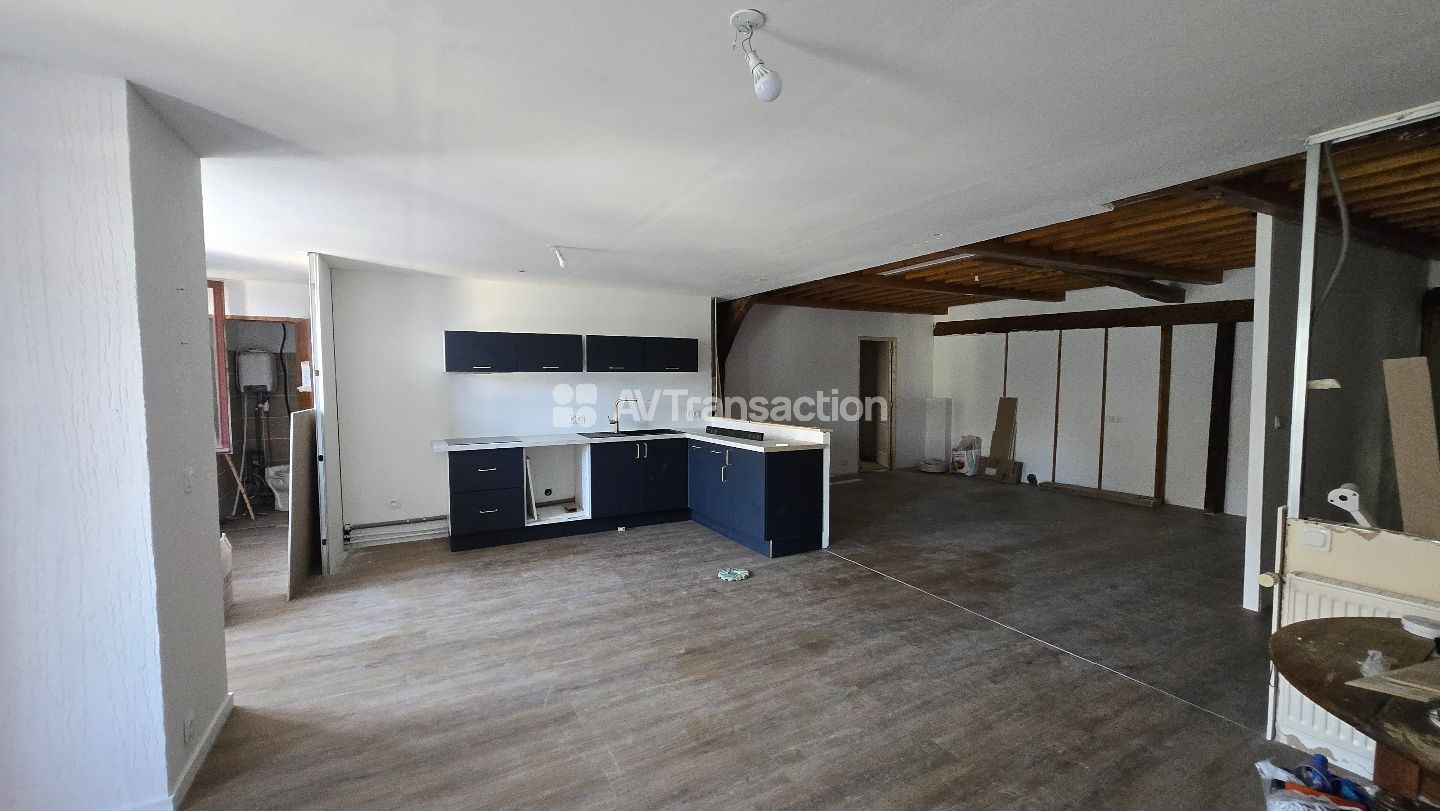 A Mantoche, 180 m² habitables à 100 m de la Saône