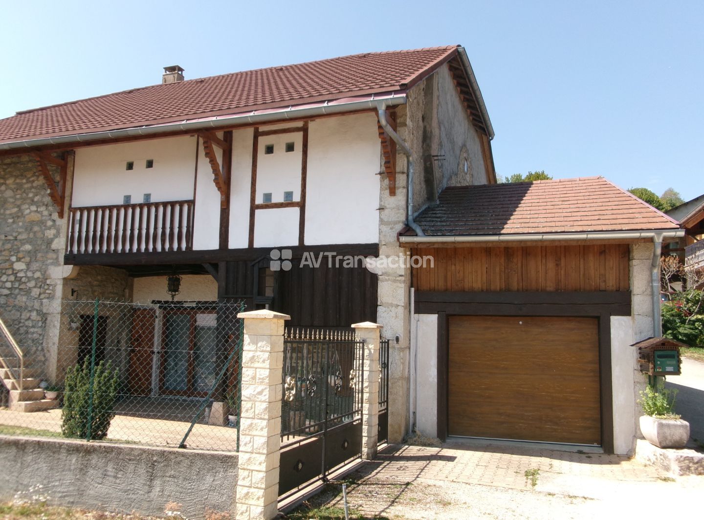 Maison pierre 240 m² dans un havre de paix biodiversifié