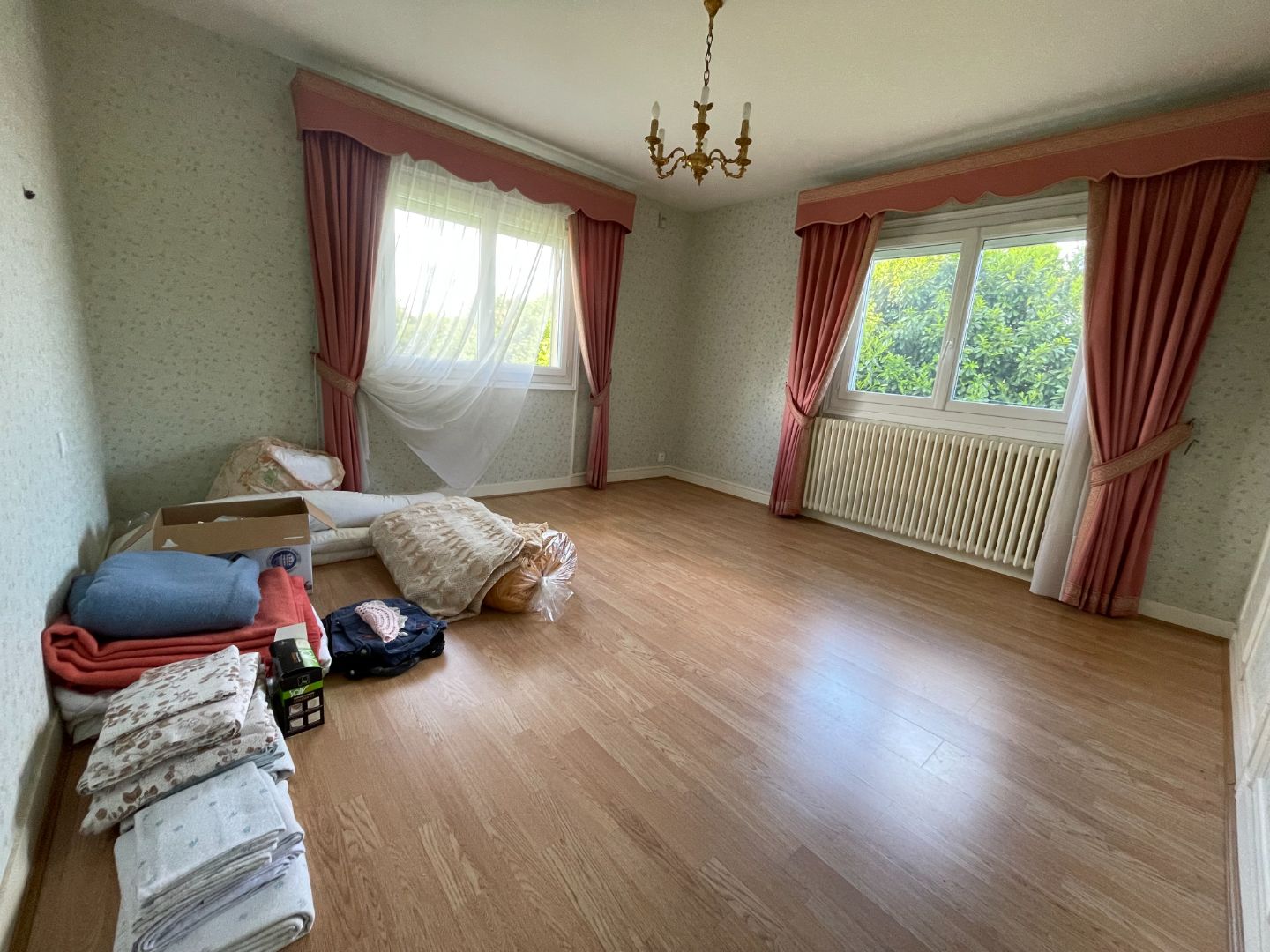 SUPERBE MAISON DE CAMPAGNE DANS CADRE BUCOLIQUE 5290M2 TERRAIN