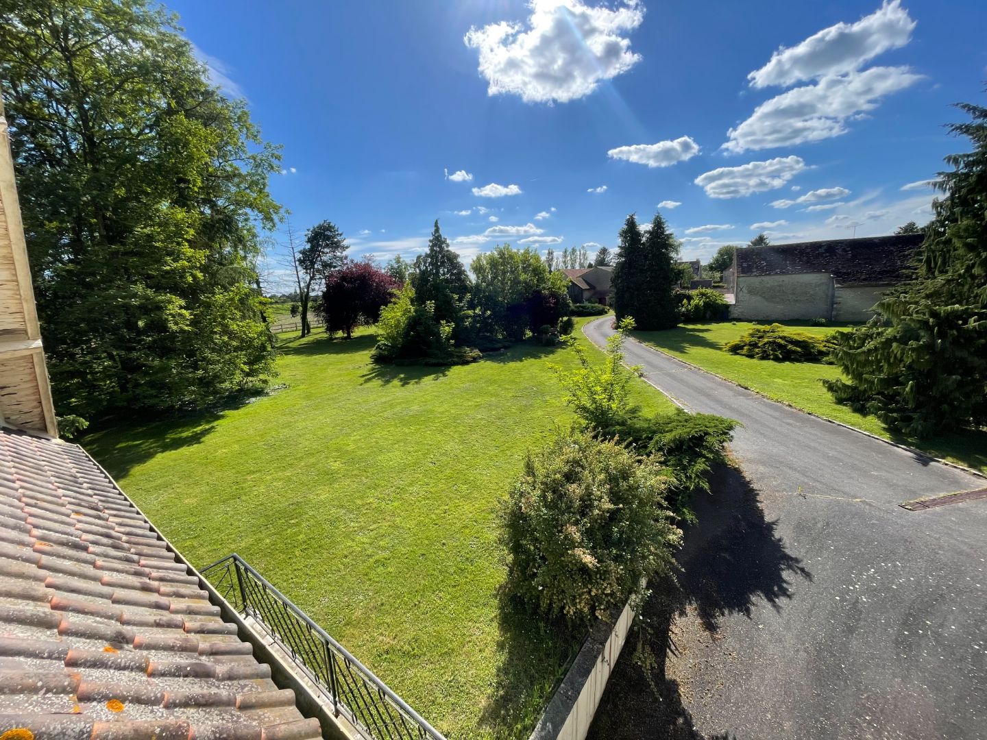 SUPERBE MAISON DE CAMPAGNE DANS CADRE BUCOLIQUE 5290M2 TERRAIN