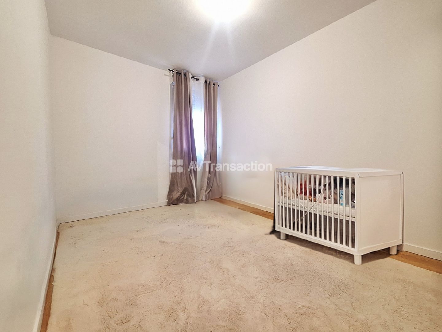 T4 rénové 80 m² – balcon 10 m² – 3 chambres