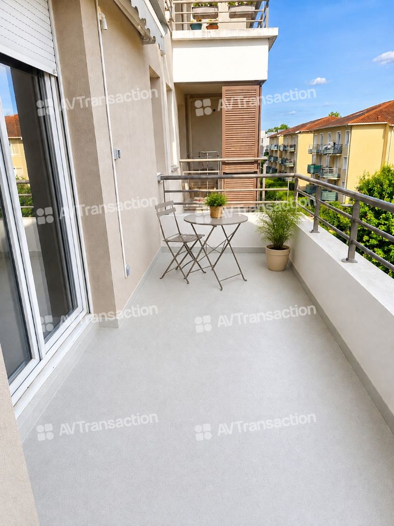 Appartement à vendre  - 3 pièce(s) - 60.5m2 - Décines-charpieu (69150)