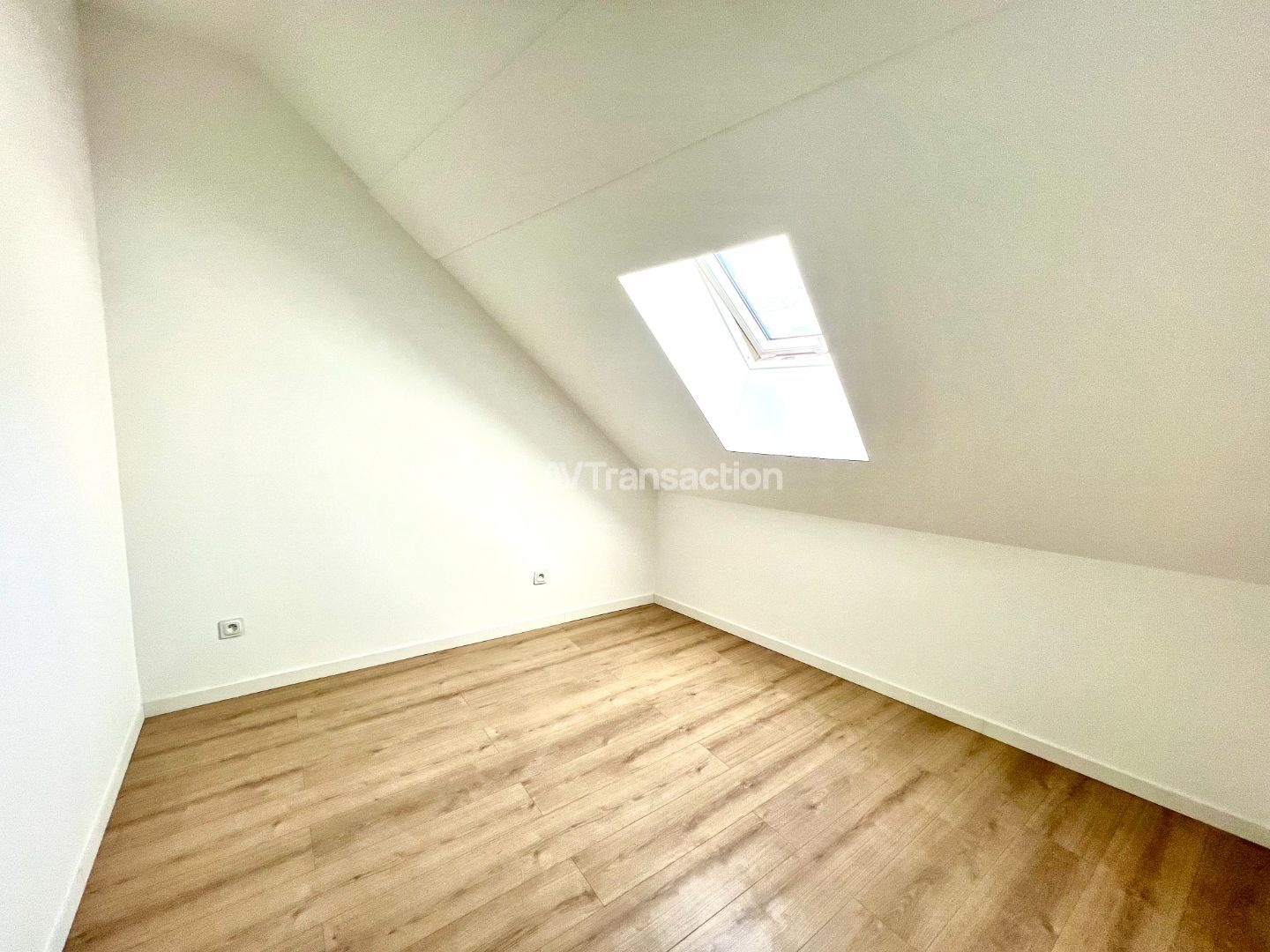 Appartement rénové à vendre  - 4 pièce(s) - 66.77m2 - Belley (01300)