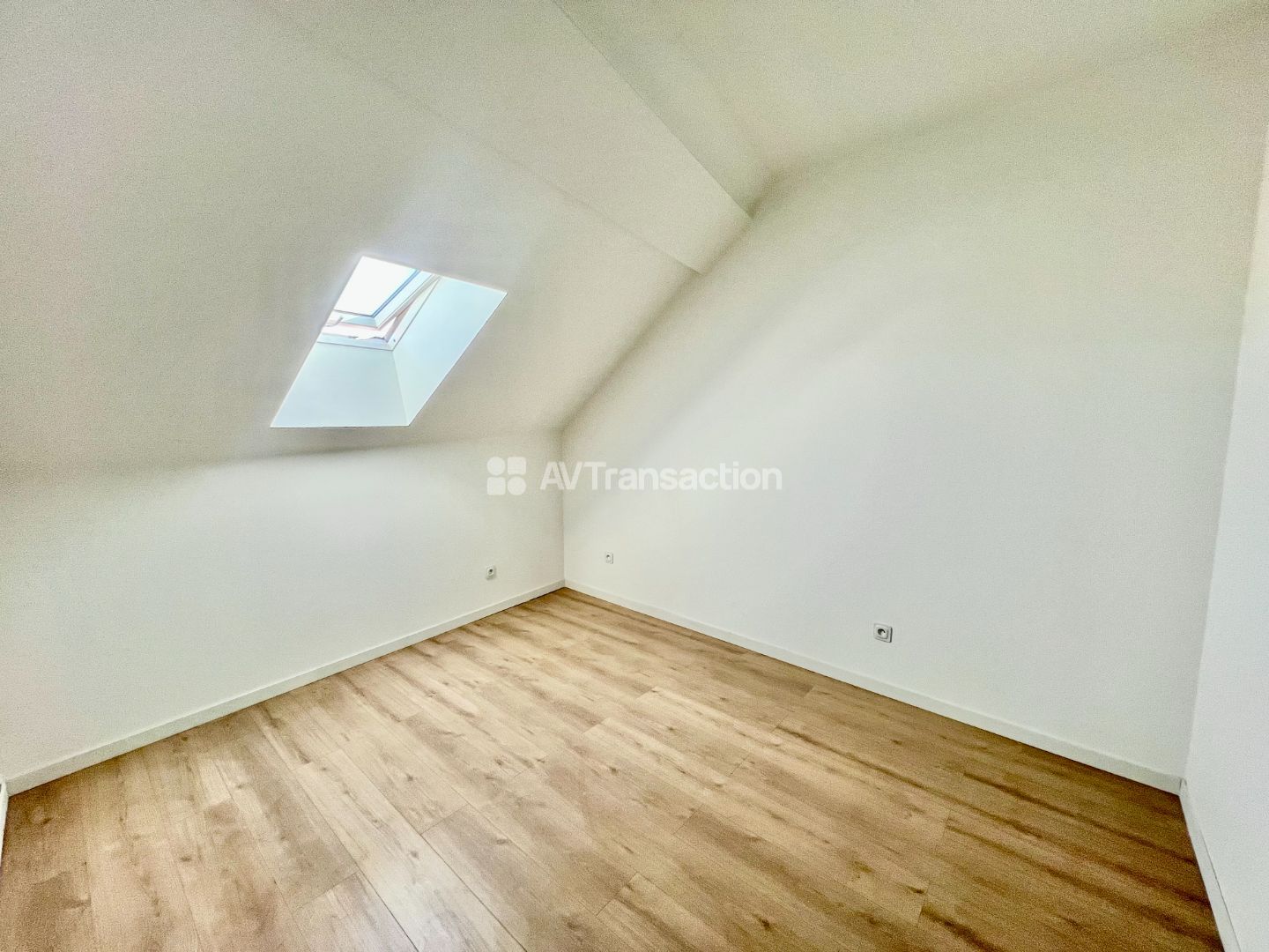 Appartement rénové à vendre  - 4 pièce(s) - 66.77m2 - Belley (01300)