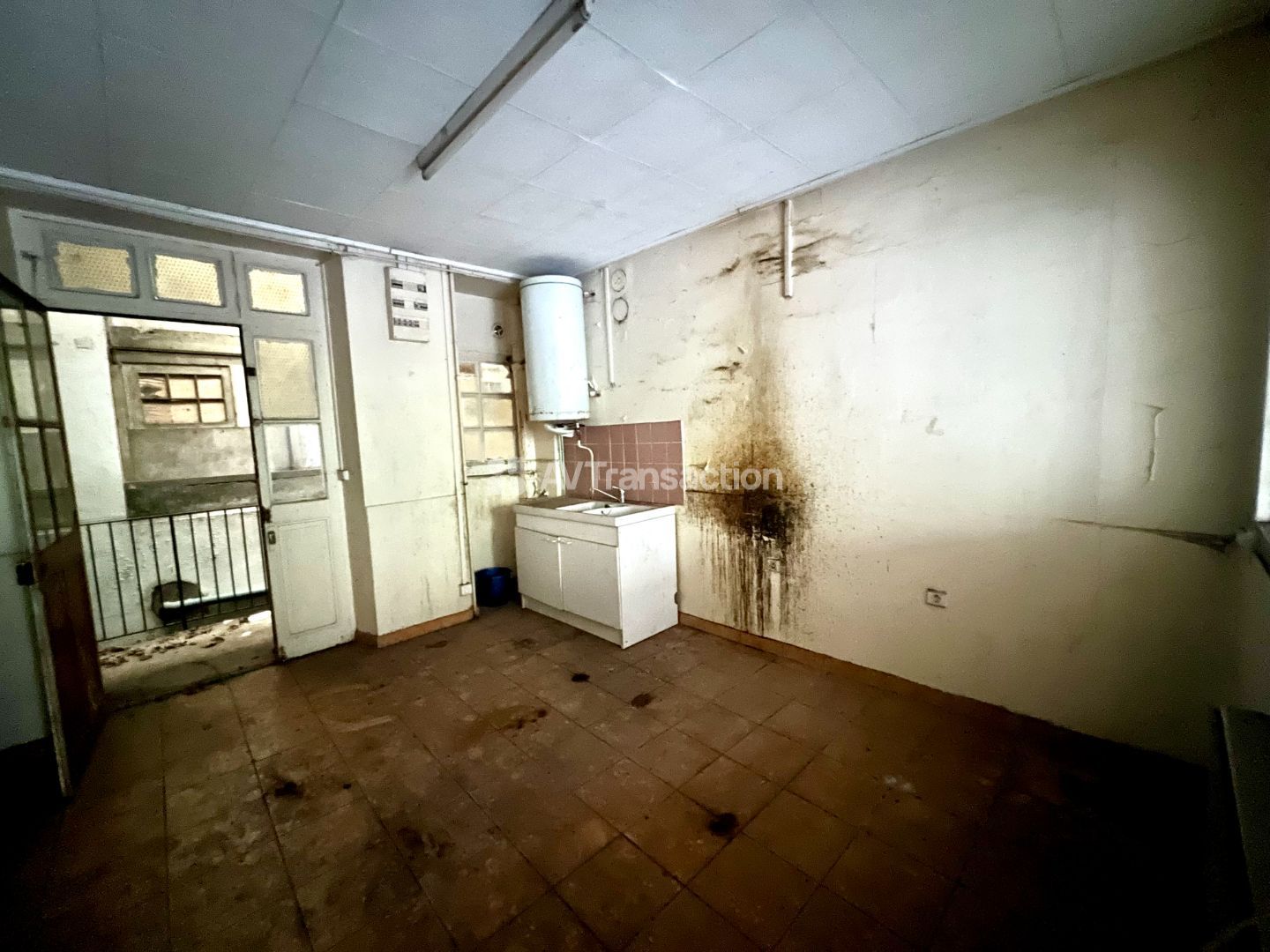 Immeuble à rénover à vendre  - 360m2 - Tenay (01230)