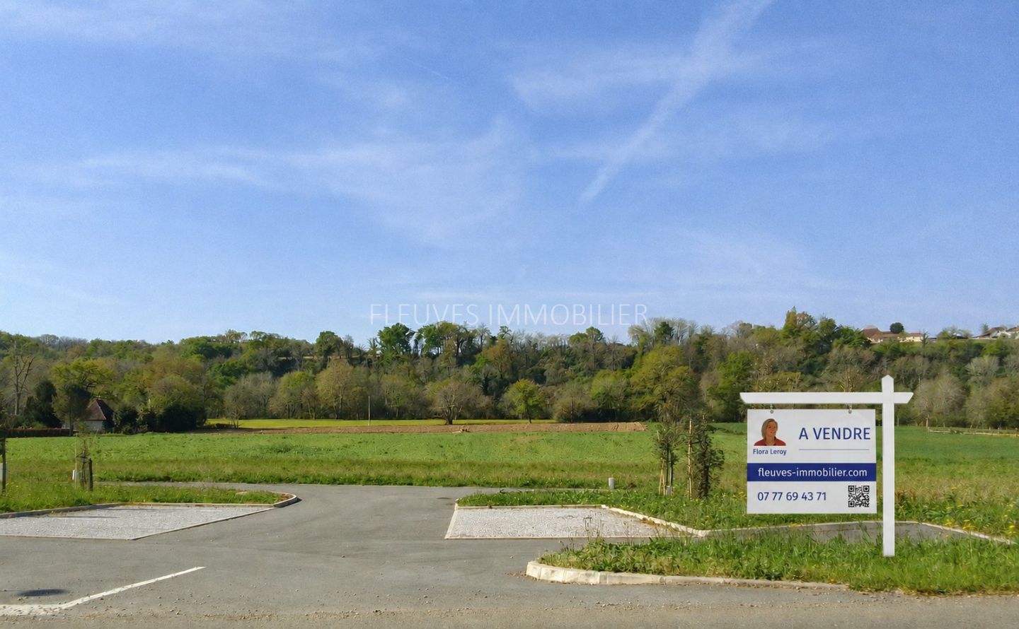 TERRAIN VIABILISÉ DE 1237 M²