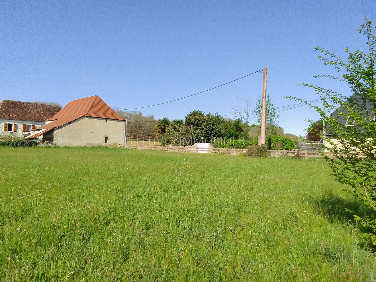 TERRAIN À BÂTIR DE 1.050 M²