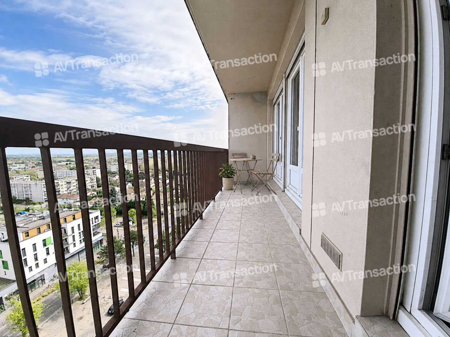 Appartement à vendre  - 4 pièce(s) - 82.5m2 - Bron (69500)