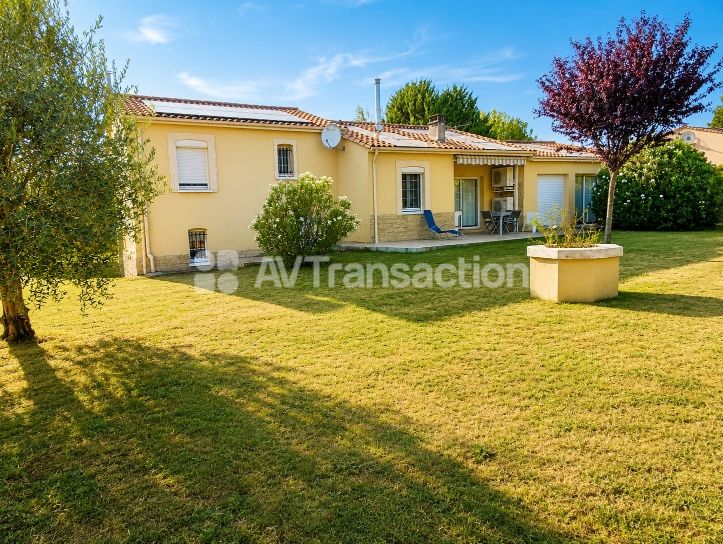 Maison plain-pied rénovée  164 m²