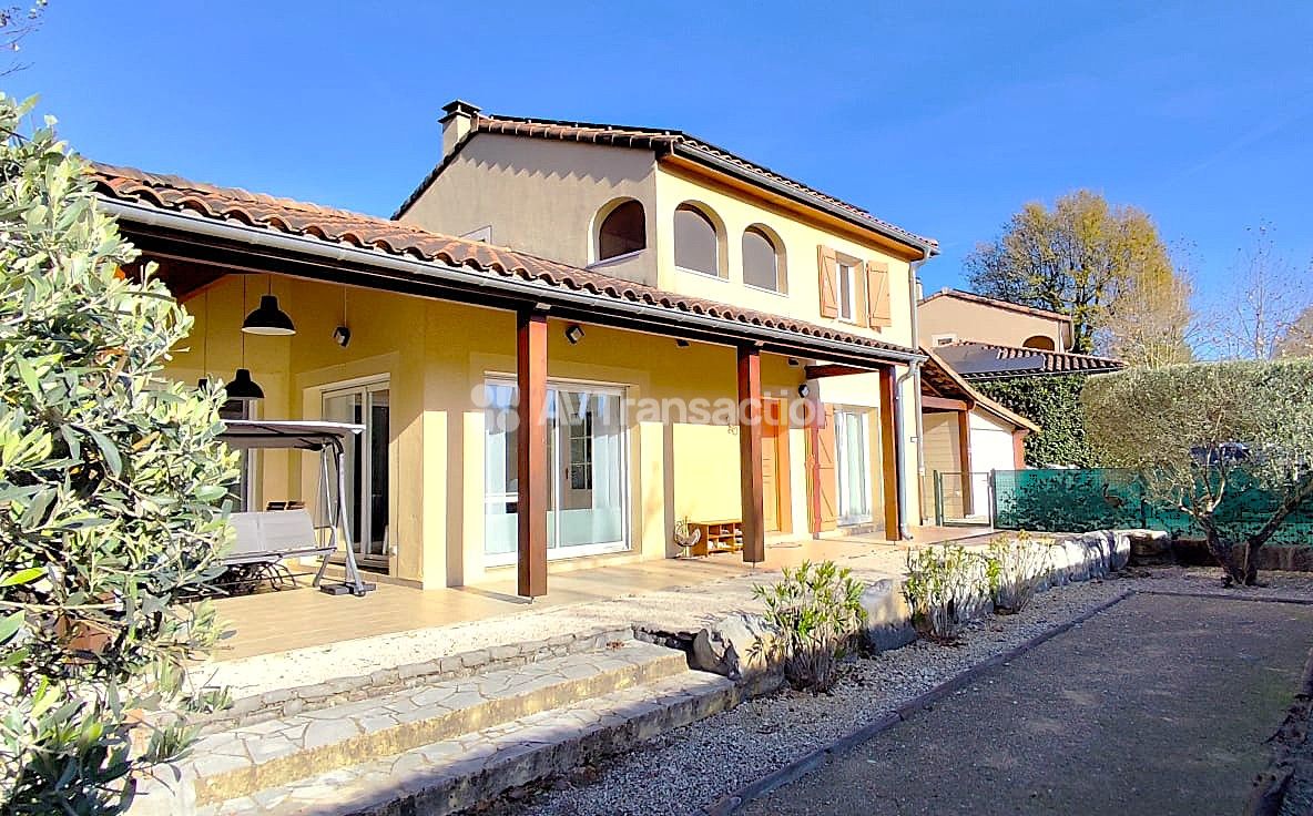 Maison individuelle à vendre  - 6 pièce(s) - 130m2 - Vallon-pont-d'arc (07150)