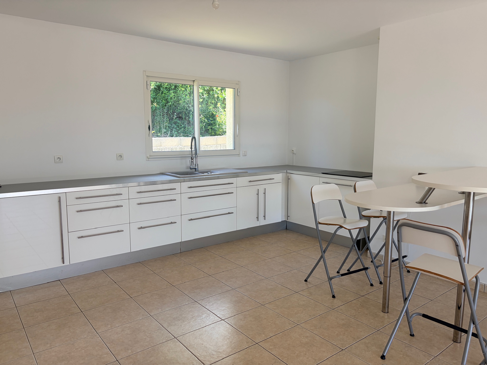 Maison à vendre  - 5 pièce(s) - 130m2 - Montmirat (30260)