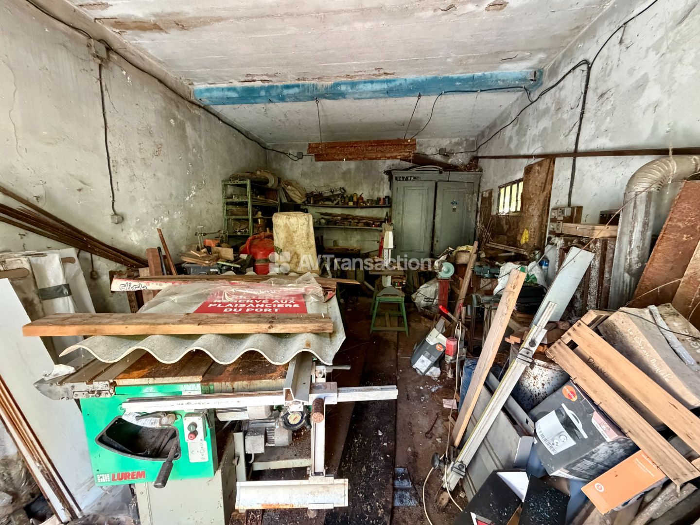 Deux appartements à rénover entièrement !