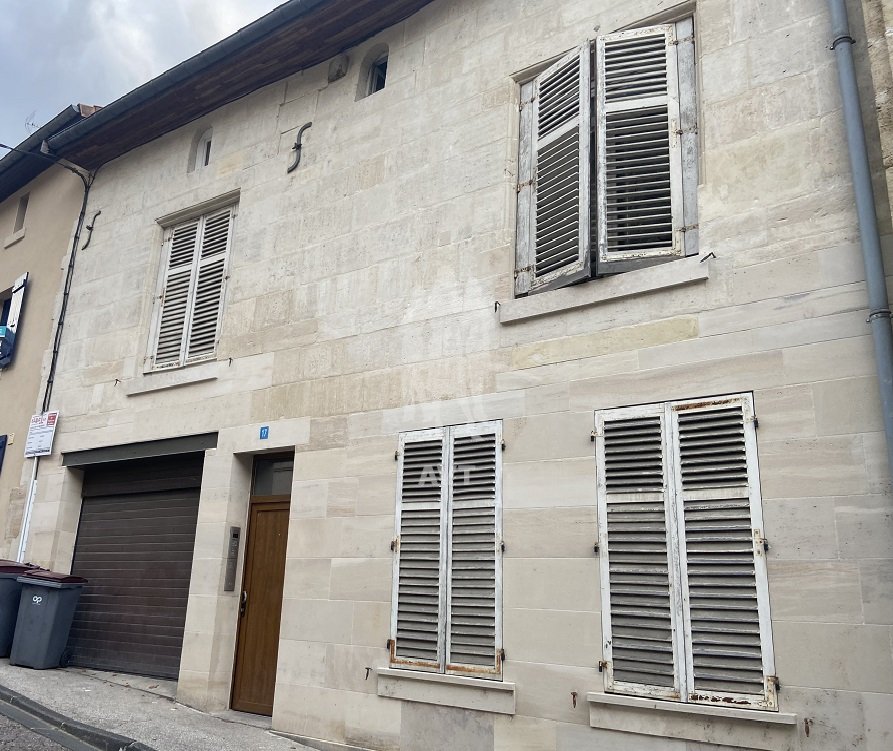 IMMEUBLE DE 11 STUDIOS RAPPORT ANNUEL anciennement réalisés 12 %