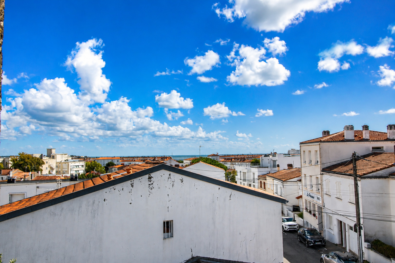 ROYAN CENTRE-VILLE – T2 ENTIÈREMENT RÉNOVÉ AVEC BALCON