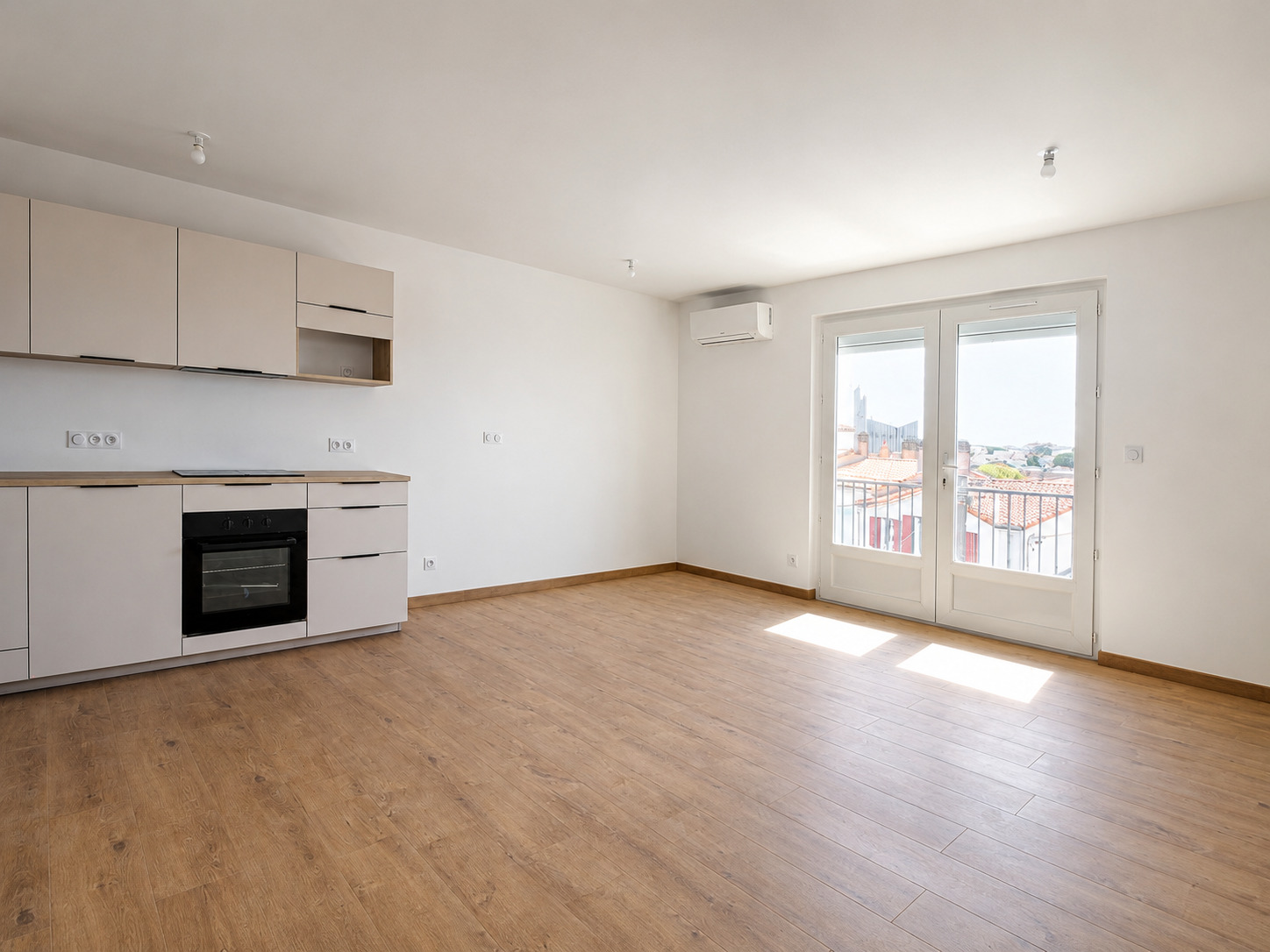 Appartement rénové à vendre  - 2 pièce(s) - 45.02m2 - Royan (17200)