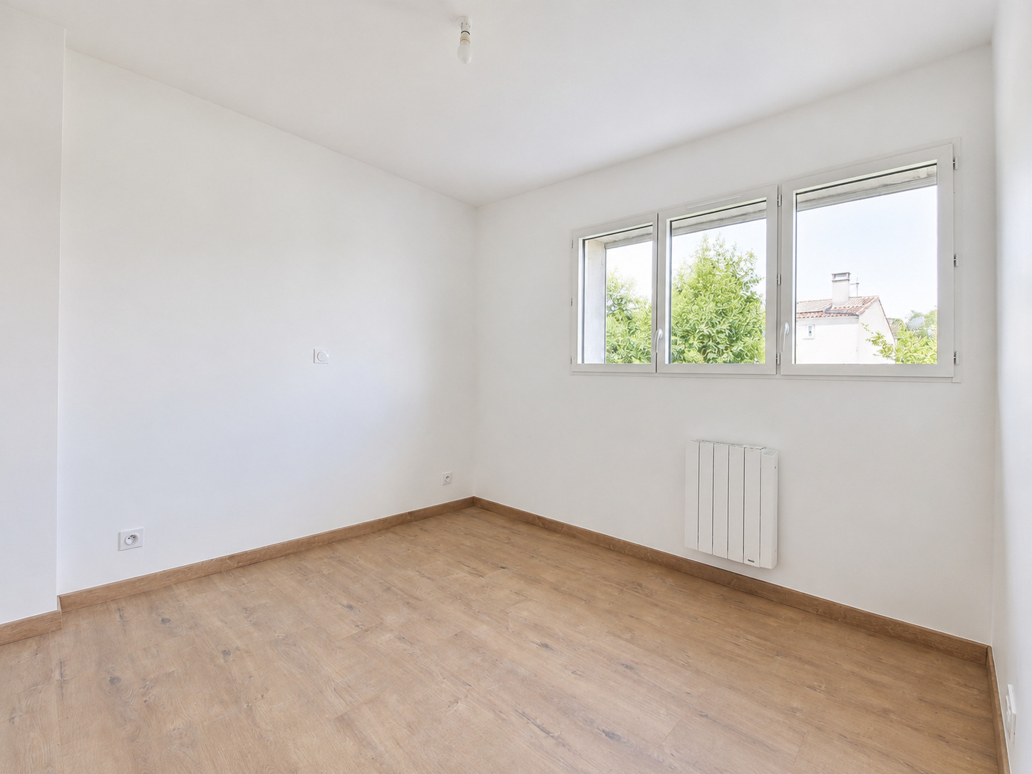 ROYAN CENTRE-VILLE – T2 ENTIÈREMENT RÉNOVÉ AVEC BALCON