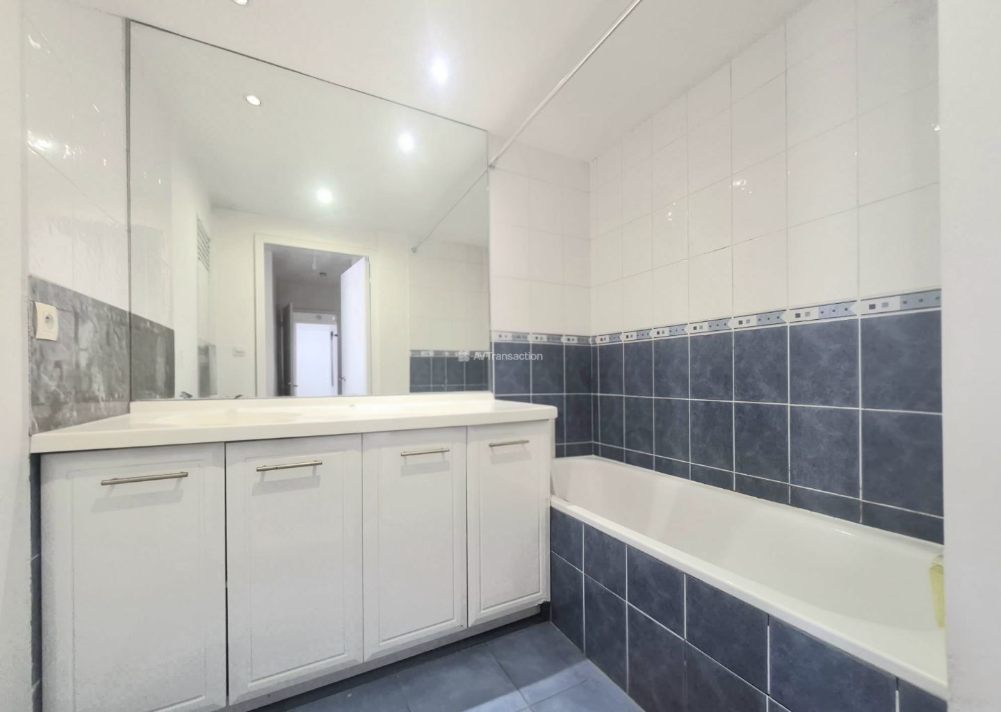 T3 - 68 M² AVEC BALCON – GARAGE - CHARPENNES / TÊTE D’OR 