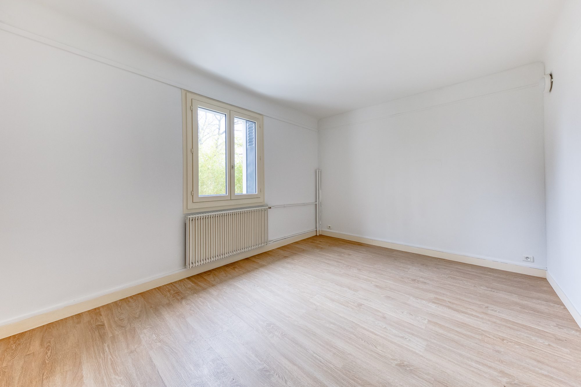 Local commercial à vendre  - 7 pièce(s) - Vélizy (78140)