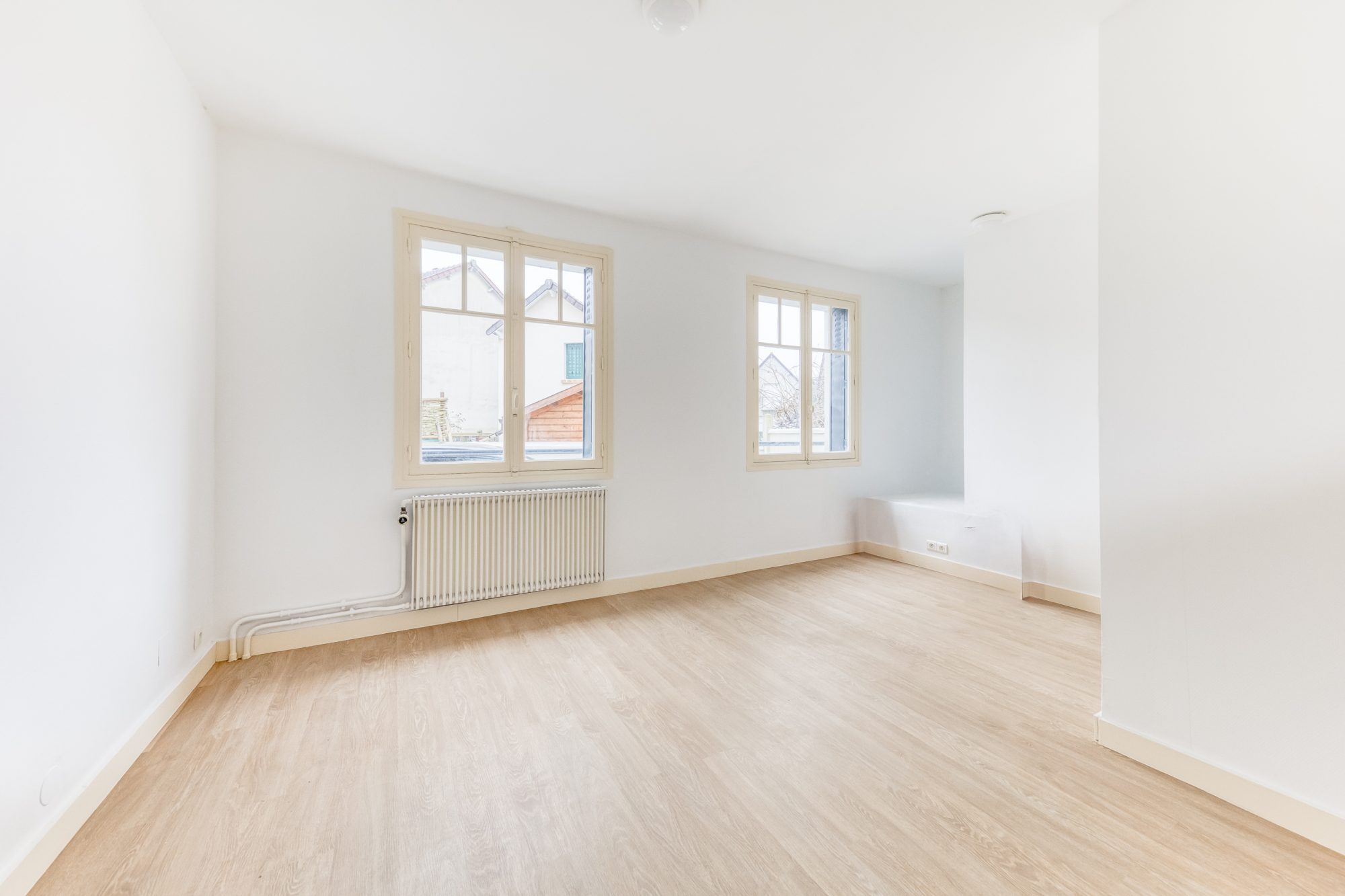Local commercial à vendre  - 7 pièce(s) - Vélizy (78140)