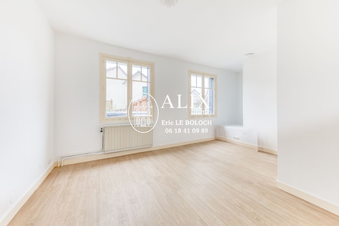 Local commercial à vendre  - 7 pièce(s) - Vélizy (78140)