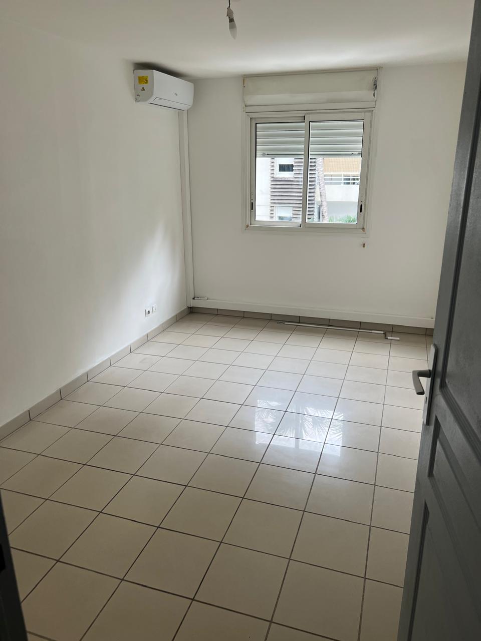 Appartement à louer  - 3 pièce(s) - 67.66m2 - Sainte-clotilde Centre (97400)