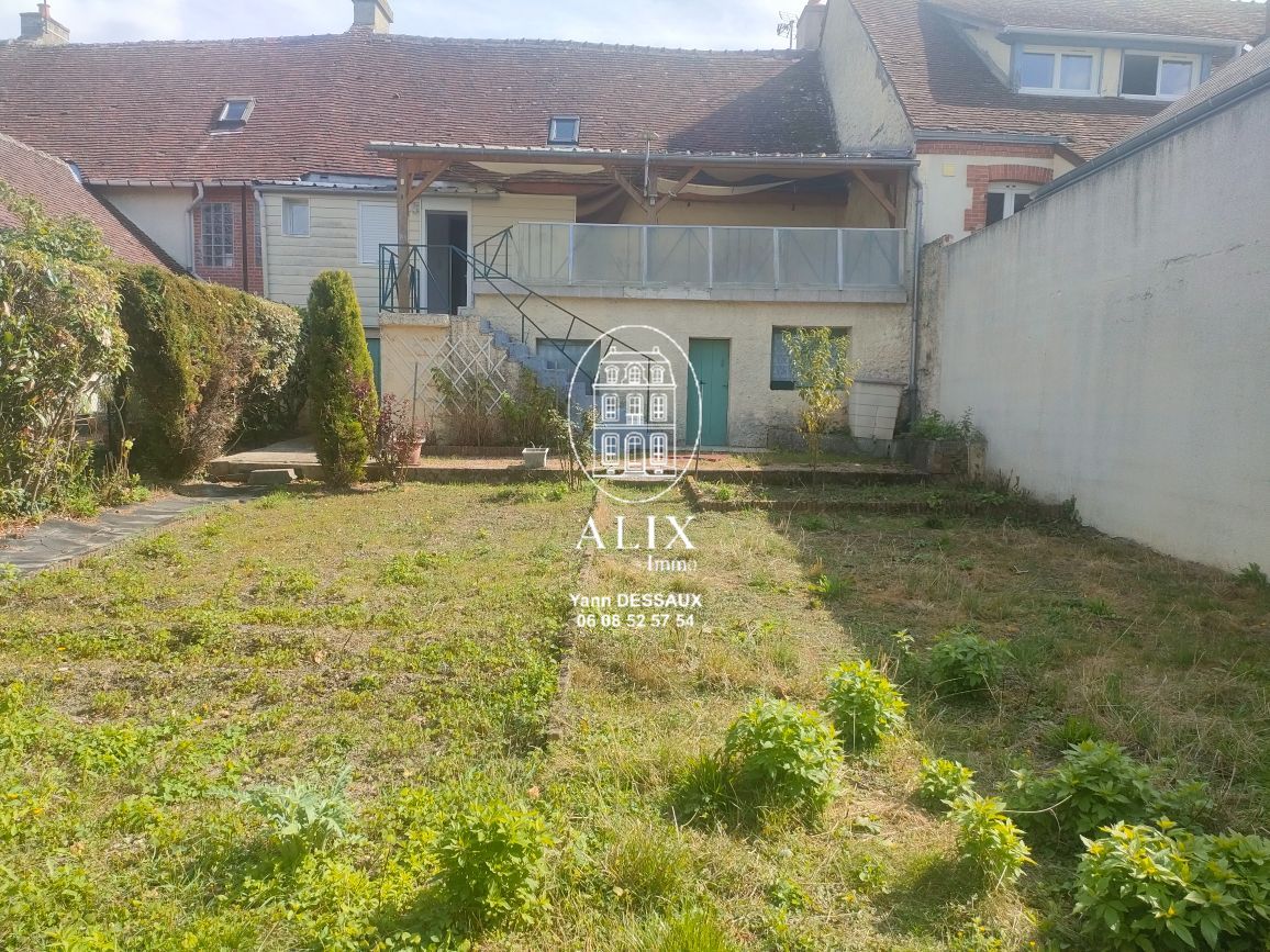 CHARMANTE MAISON DE VILLE