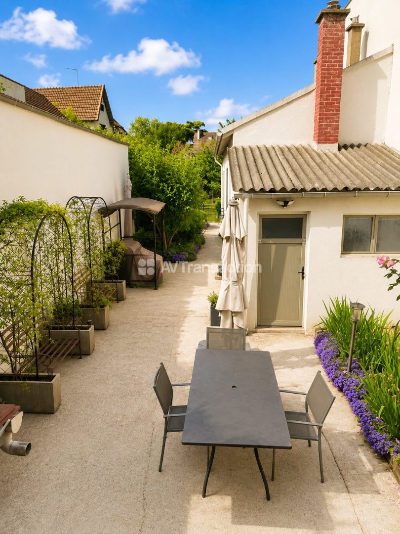 NANTERRE - LIMITE SURESNES - MAISON + DEPENDANCE - TERRAIN 424m²