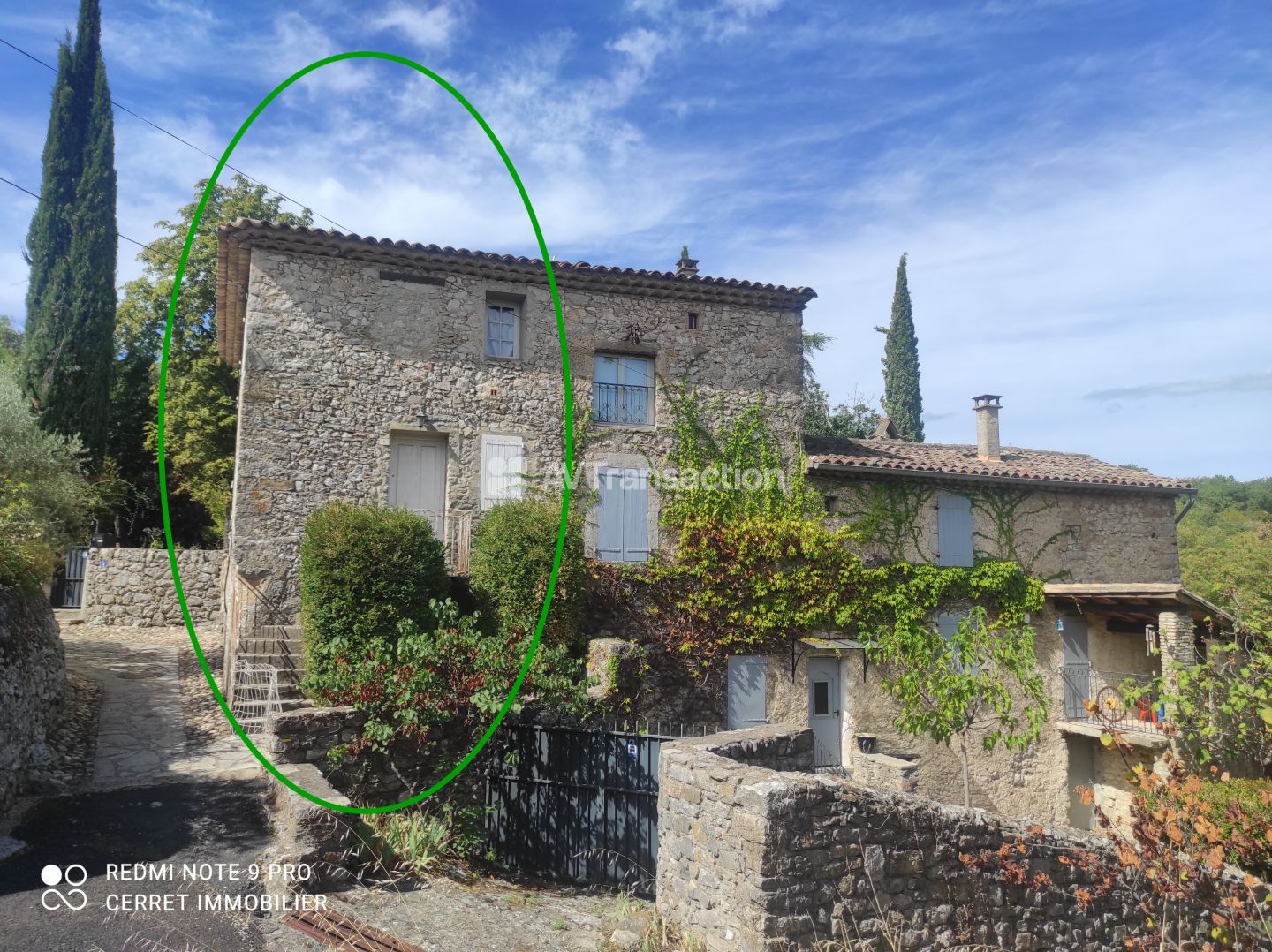 Maison en pierres et jardin à deux pas du village