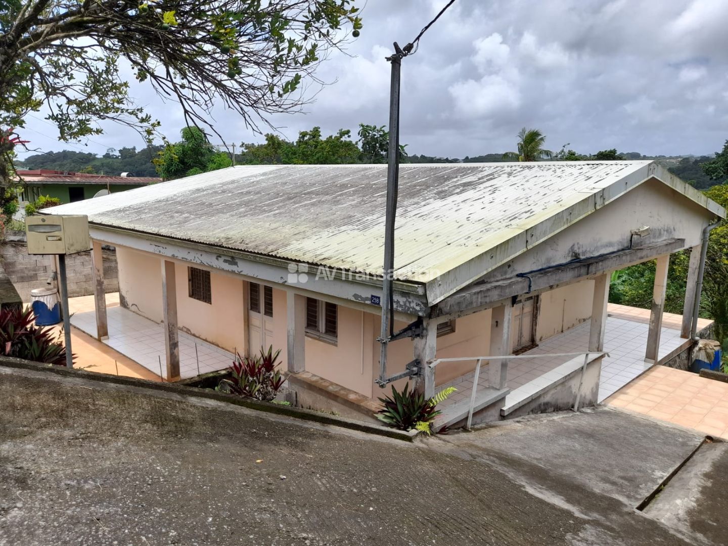 Propriété à vendre  - 4 pièce(s) - 90m2 - Sainte-marie (97230)