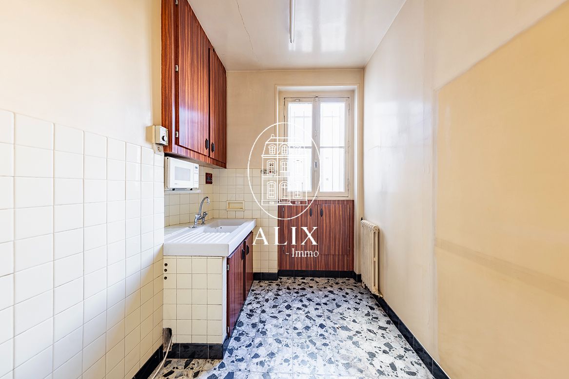 MAIRIE DE LEVALLOIS - 98m² - 5 PIECES A RENOVER