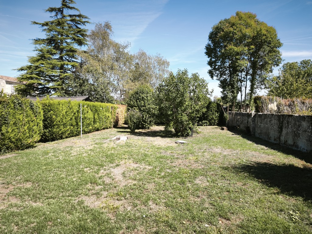 Maison à vendre  - 5 pièce(s) - 106m2 - Gemozac (17260)