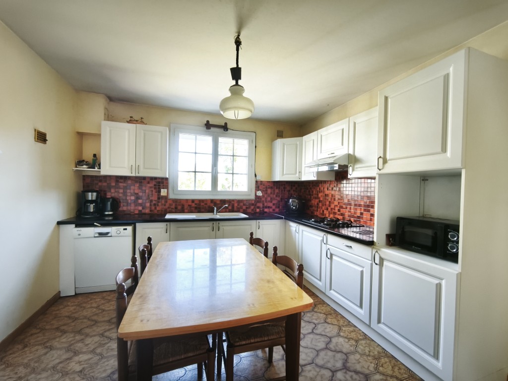 Maison à vendre  - 5 pièce(s) - 106m2 - Gemozac (17260)