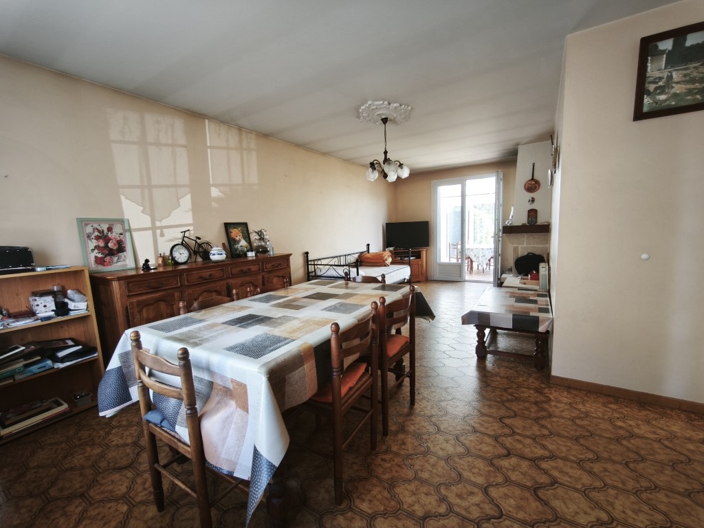 Maison à vendre  - 5 pièce(s) - 106m2 - Gemozac (17260)