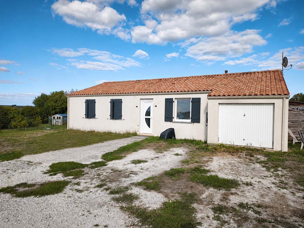 MONTILS – Pavillon plain-pied 4 chambres – Terrain de 1 750 m²