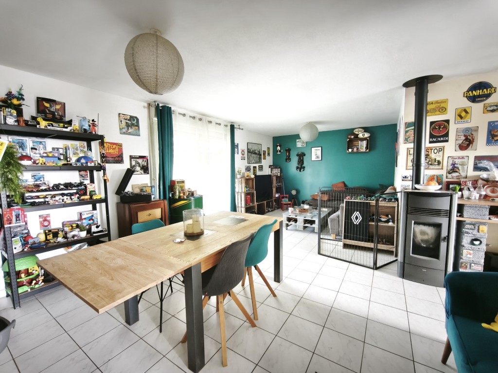 Maison à vendre  - 5 pièce(s) - 100m2 - Montils (17800)
