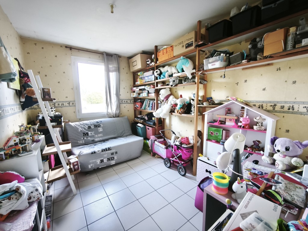 MONTILS – Pavillon plain-pied 4 chambres – Terrain de 1 750 m²
