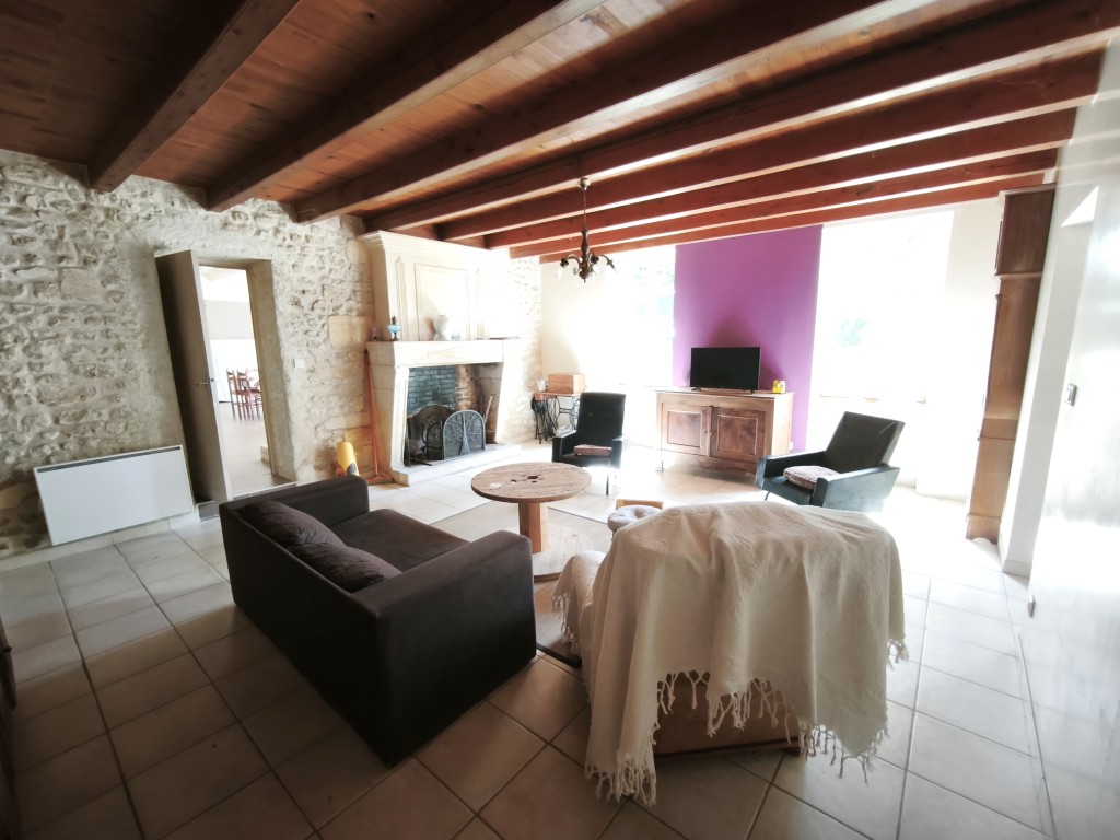 Maison à vendre  - 6 pièce(s) - 170m2 - Berneuil (17460)