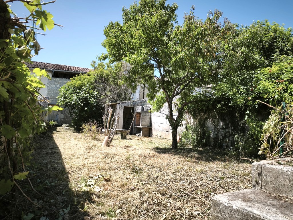 En centre-ville de Pons - Maison 165 m² avec jardin et garage